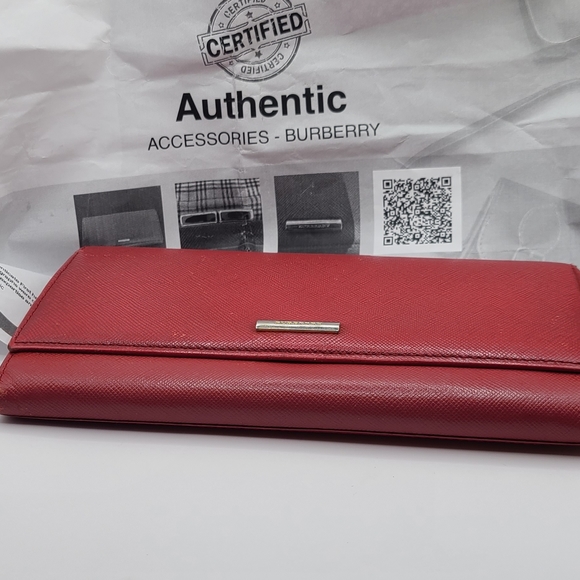Authenticated Burberry Red Long Wallet - Picture 8 of 13